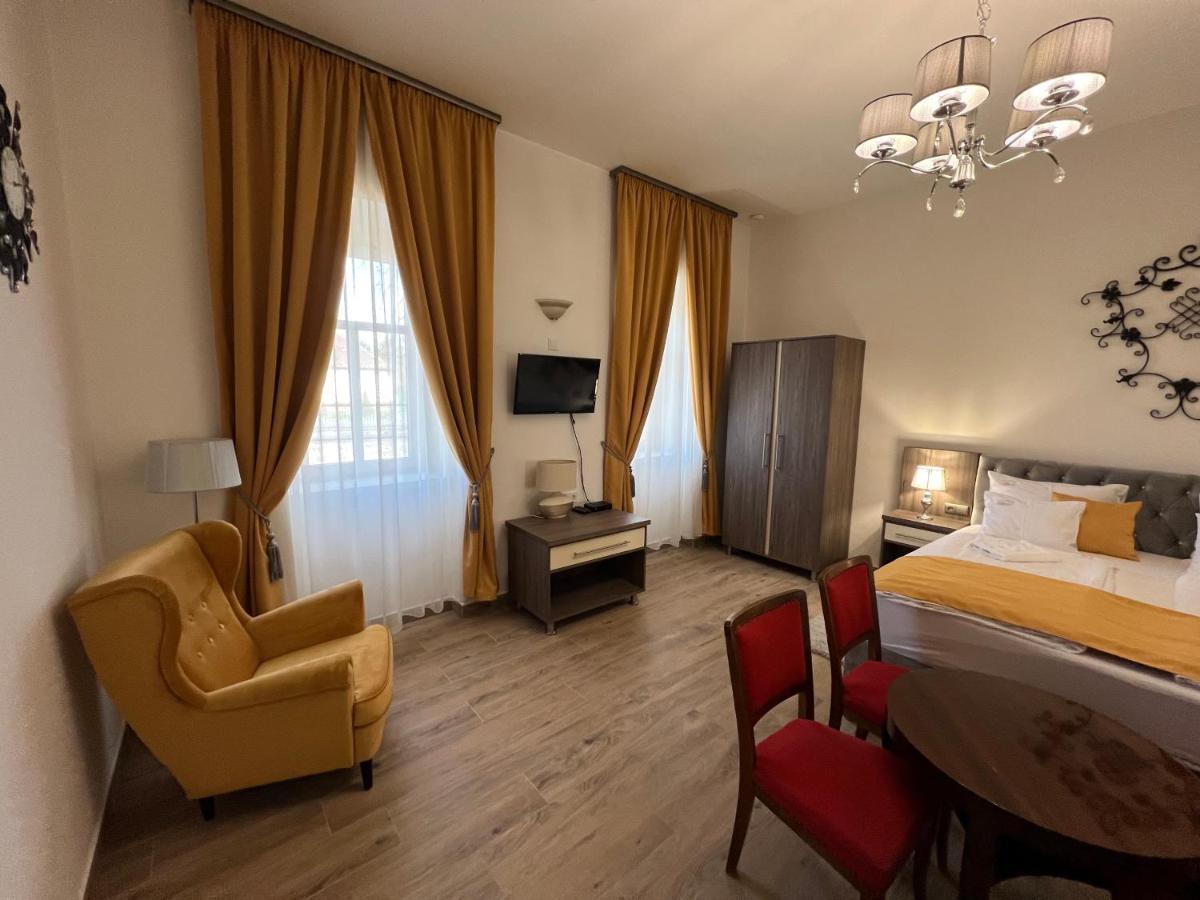Hotel Kuria Vendeghaz Poroszló Exterior foto