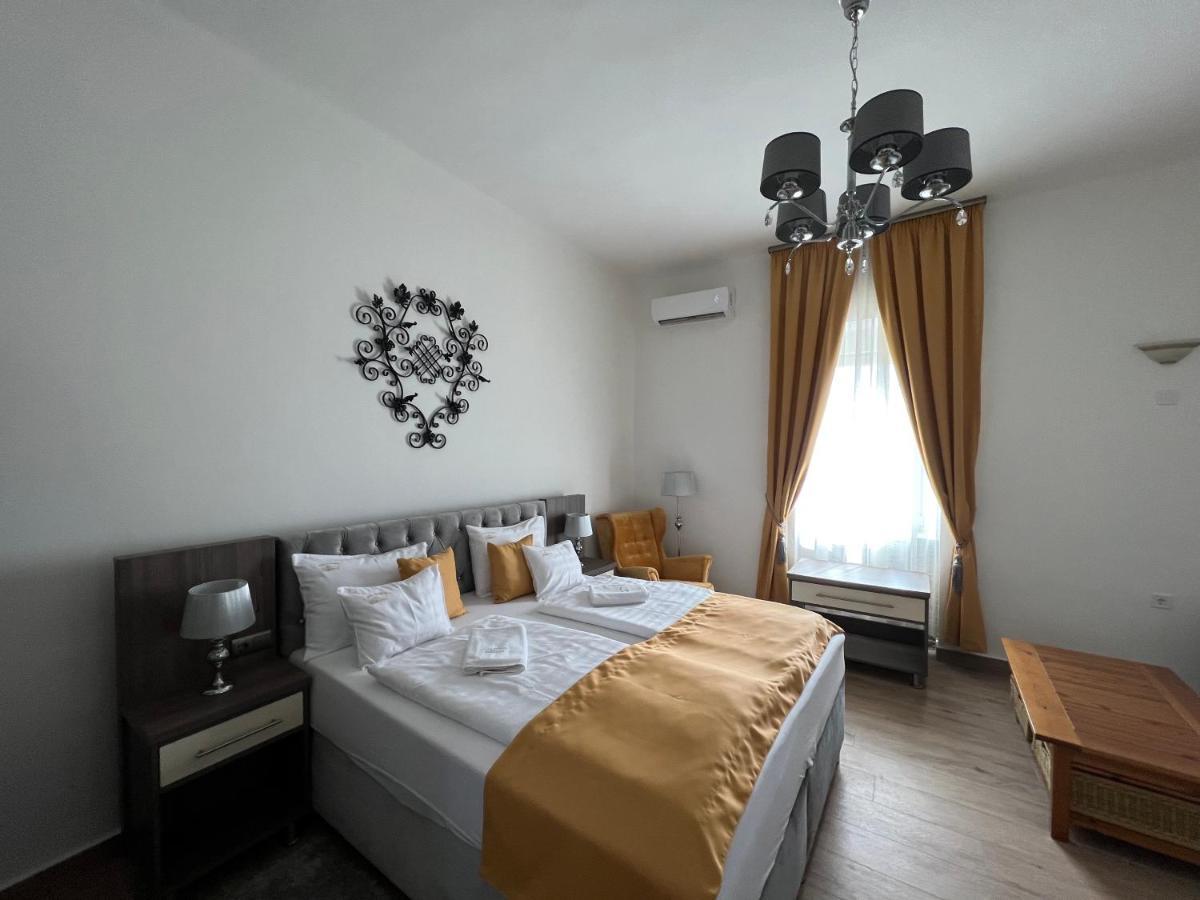 Hotel Kuria Vendeghaz Poroszló Exterior foto