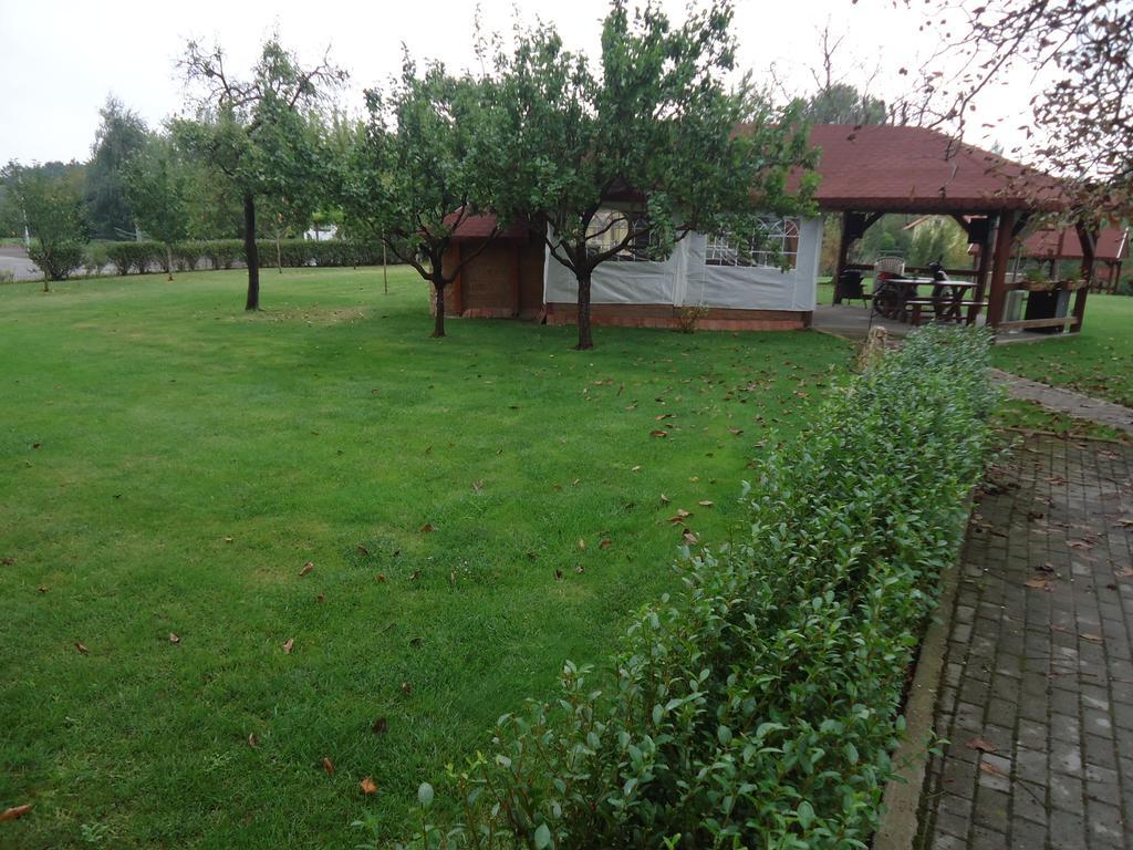 Hotel Kuria Vendeghaz Poroszló Exterior foto